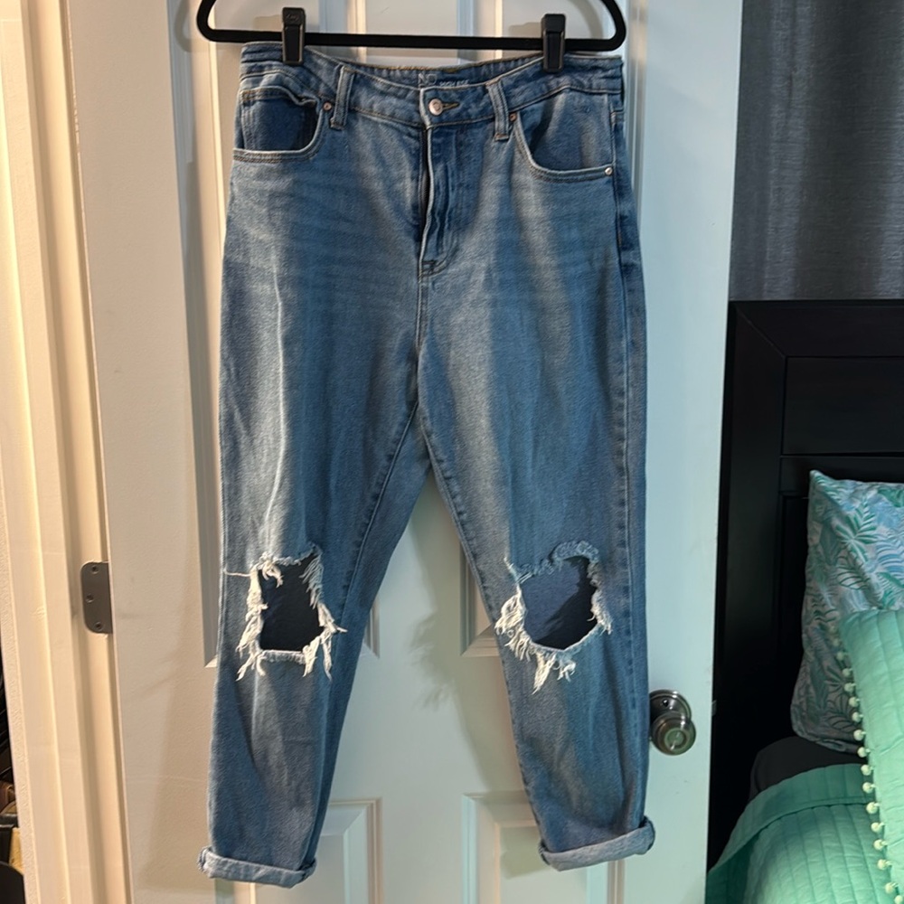 High rise ripped jeans